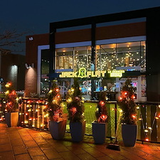 Beautiful-Christmas-Lighting-Installation-for-Restaurants-in-Laval 4